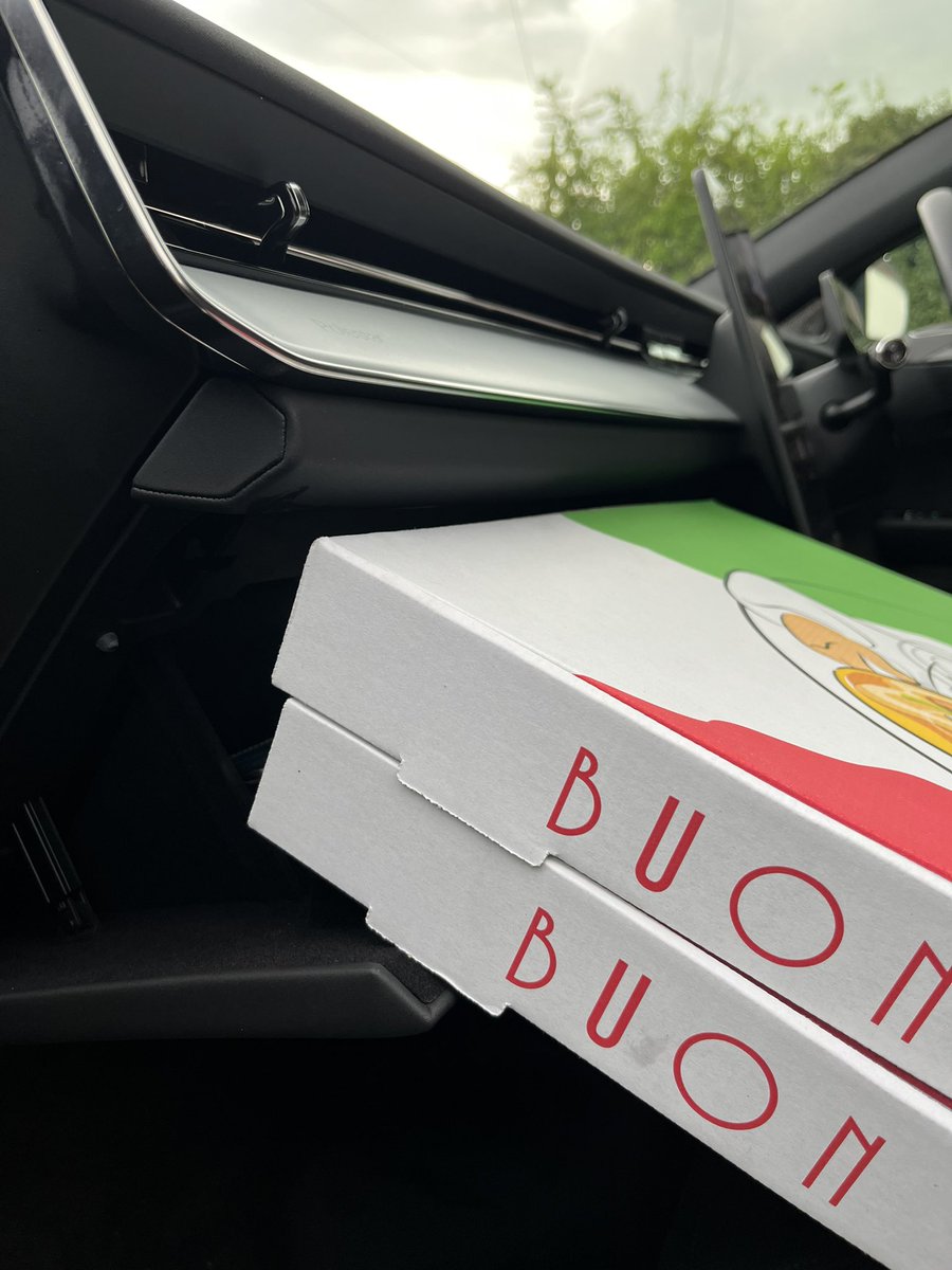 The <a href="/PolestarCars/">Polestar</a> 3 doesn’t have a curry hook like the Polestar 2. But its glovebox is a perfect pizza shelf - if you have two 22” birthday pizzas to transport anyway 😂🍕