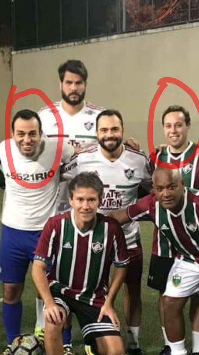 vendepedrinho's tweet photo. Ué? Quem são esses dois "vascaínos" apaixonados pelo FluminenCe? Quem dá as cartas no Vasco e barra a venda da SAF anda por aí vestindo a camisa de quem mais tenta afundar o clube? É isso mesmo? Vergonha é pouco. https://t.co/yd6BAkTxnr