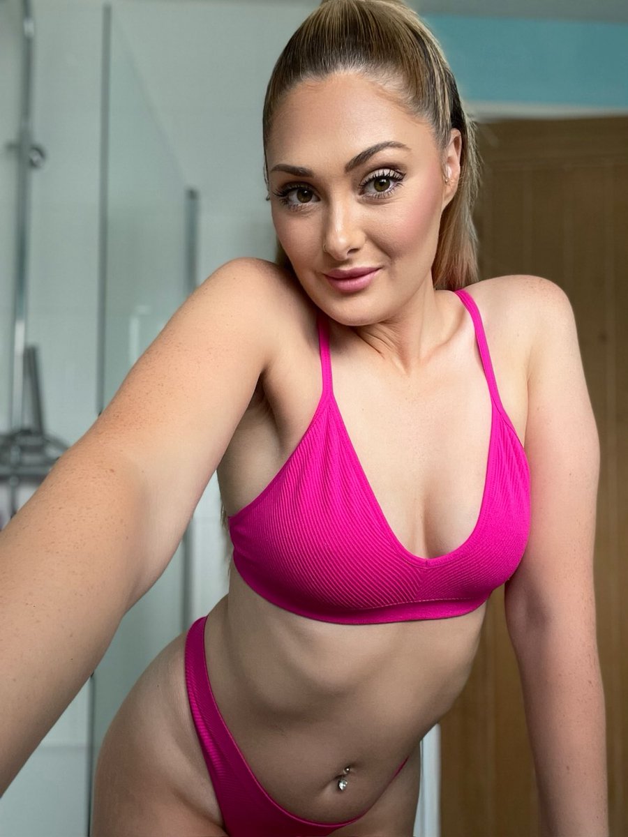 Anything pink 🤭🩷