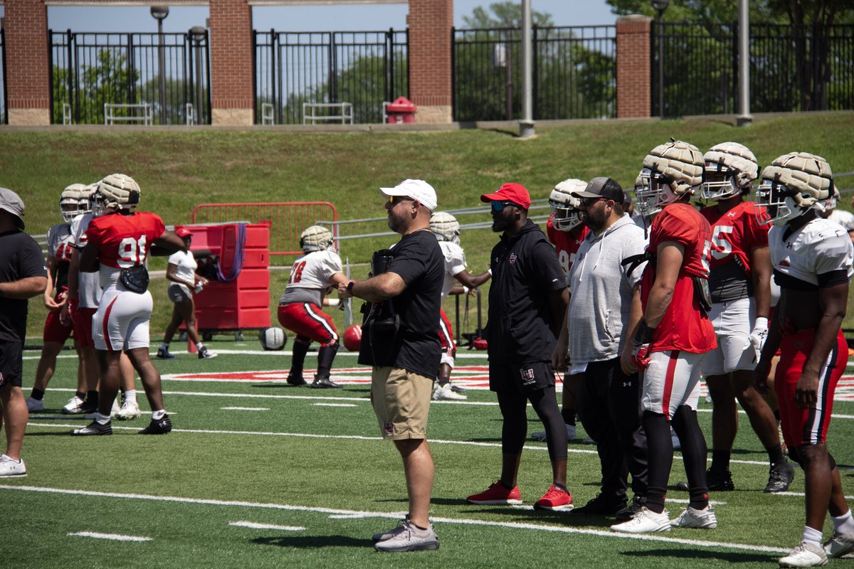 Lamar University Football (@lamarfootball) on Twitter photo Lamar Hosts Coach Payton Spring Game #PeckEmCards
Story: tinyurl.com/2s3fk4ts Lamar Hosts Coach Payton Spring Game #PeckEmCards
Story: tinyurl.com/2s3fk4ts