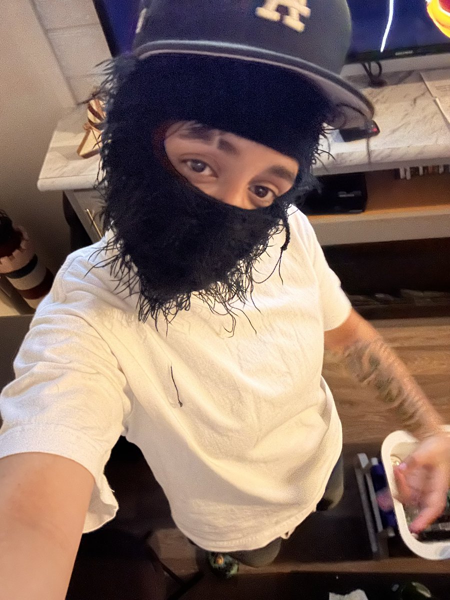 drriizz_'s tweet photo. 🚶🏽‍♂️🚶🏽‍♂️🚶🏽‍♂️ https://t.co/LAyhsR1DMJ