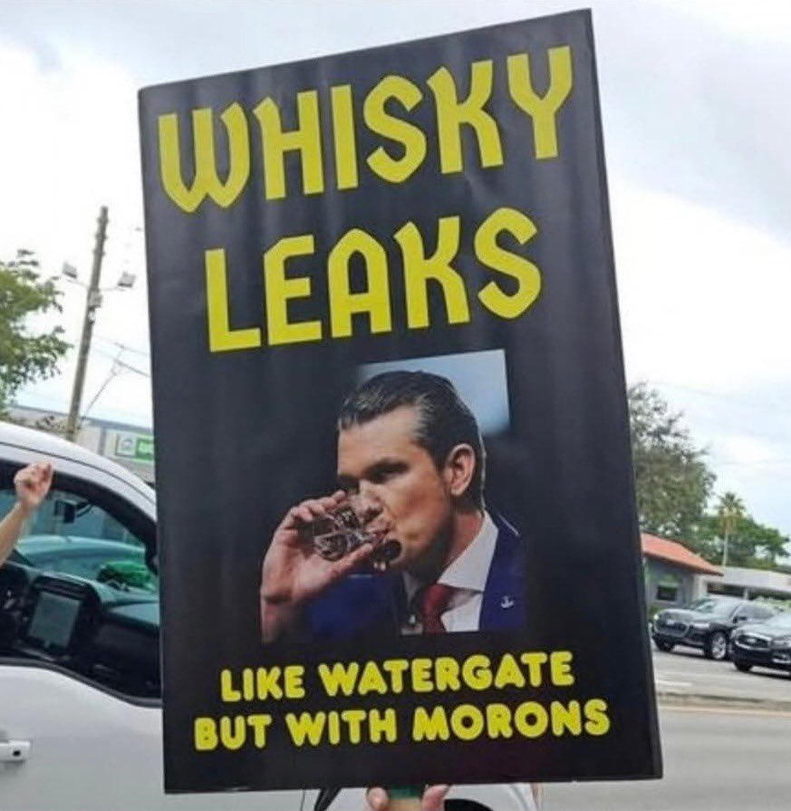 LiddleSavages's tweet image. WHISKY LEAKS  🥃

LIKE WATERGATE

BUT WITH MORONS 

#SignalGate2 
#HegsethLeaks 
#FireHegsethNow 
#MAGACultMorons 
#SignalGateScandal
