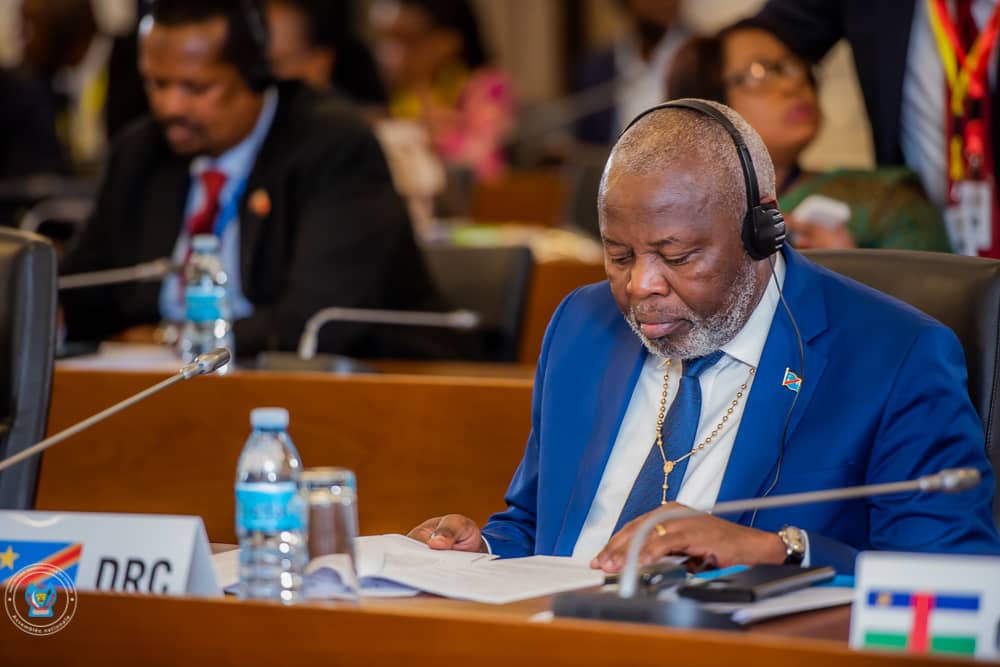 LinanaMerlin's tweet image. DIPLOMATIE PARLEMENTAIRE

le président @AssembleeNatRDC prof Dr @VitalKamerhe1 Participe à la 15ème Session Ordinaire de L'Assemblée #Plénière du Forum des #Parlements des Pays Membres de la  #Conférence Internationale sur la Région Des Grands Lacs à Luanda. @GaborienM @Bibishe6