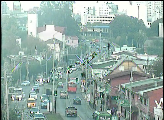 ⚠️ [17:05] #Osorno: alto flujo vehicular 👇

➡️ Av. Manuel Rodríguez, entre Lord Cochrane y Bulnes al poniente.
➡️ Av. República, entre Puente San Pedro y Talca al poniente.

Conduzca con precaución.