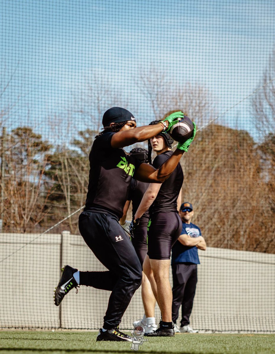Spring ball otw and just know I been working! 170lbs state champ!
105 broad jump
425 squat
315 bench 
<a href="/_CoachCook/">Coach Andre Cook 🤘🏾</a> <a href="/mowings96/">Coach Owings</a> <a href="/iguerin/">Ian Guerin</a> <a href="/CDearing82/">Chris Dearing</a> @RivalsWardlaw <a href="/NPCoachJeff/">Jeff@nationalpreps.com</a> <a href="/TheRBClub1/">THE RUNNING BACK CLUB™️</a> <a href="/WRHitList/">WR Hit List</a> <a href="/DAWGHZERECRUITS/">Dawg House Recruiting</a> @On3Recruits