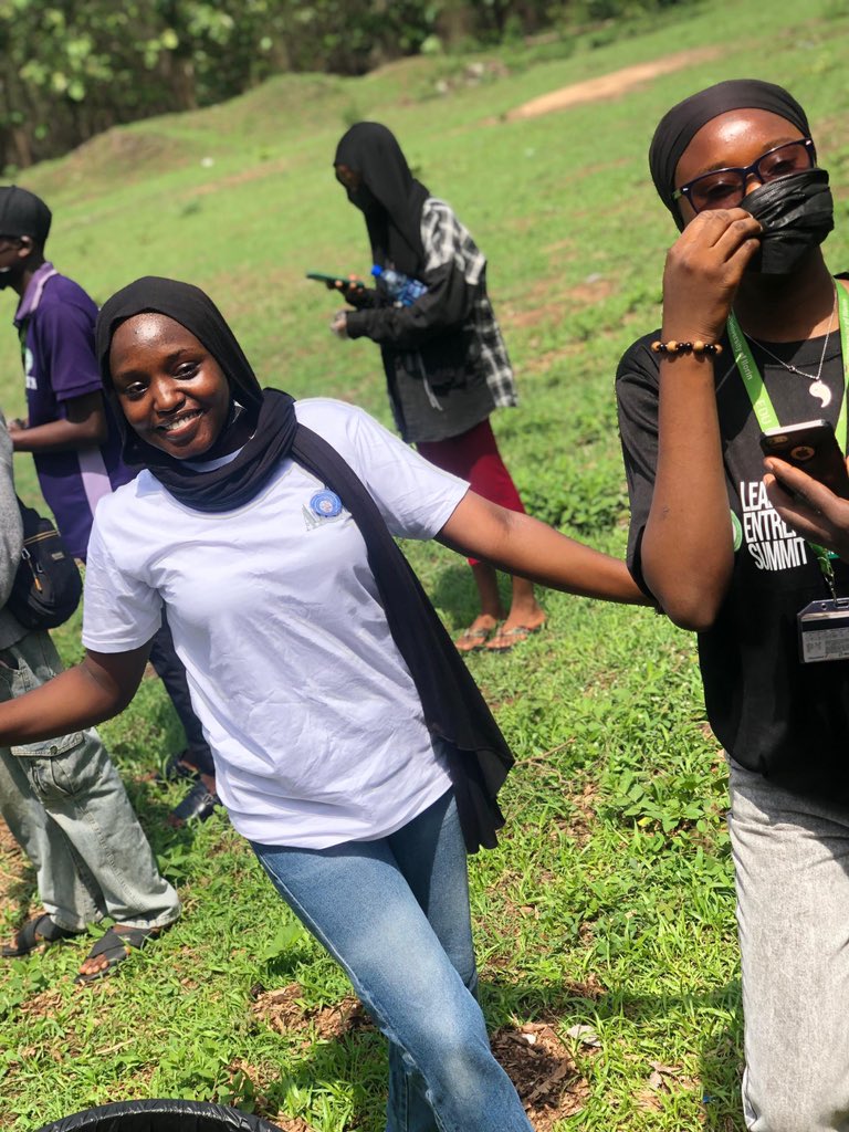 Adunni189's tweet image. Joined my fellow NUESALITES in the NUESA Clean-Up Day,alongside these dedicated individuals, I'm committed to keeping our environment clean and beautiful. Let's work together to make a lasting impact! #NUESACleanUp"