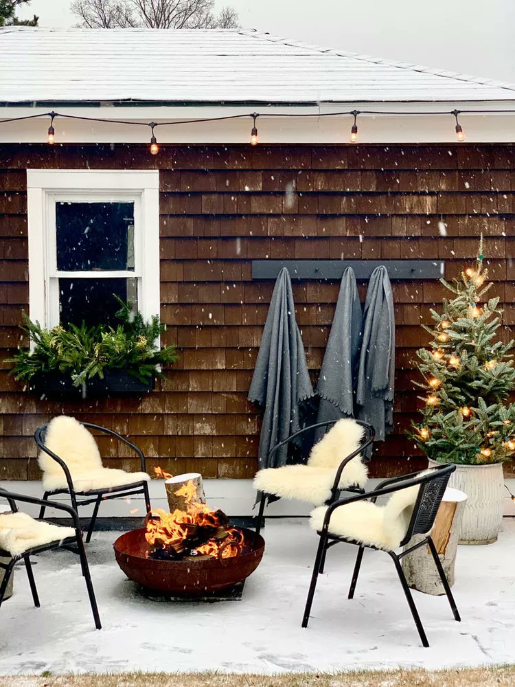 CleanLineSpaces's tweet image. Turn your backyard into the neighborhood hangout—no contractor needed! Add string lights, a stock tank pool, fire pit, or DIY dining zone for instant vibes. #BackyardGoals #OutdoorLiving #DIYDecor