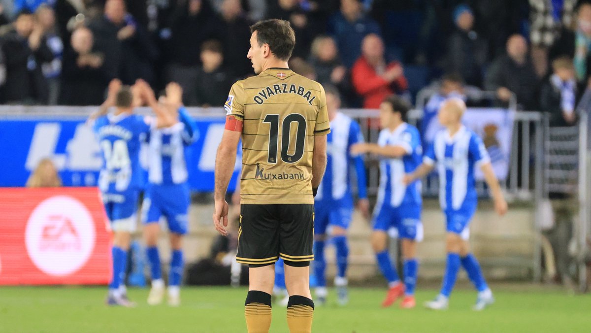 Galduta, guztiz laua, ideiarik gabe ✖️
Ezinezkoa, horrela ezinezkoa da ❌
Perdidos, totalmente planos, sin ideas 😐
Imposible, así es casi imposible 😔

Alavés 1⃣ ➖ 0⃣ Real Sociedad

#WeAreReal #RealSociedad #AurreraReala