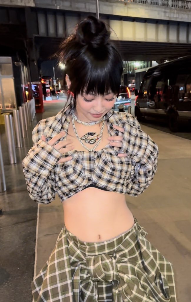 blckpinkpic's tweet image. JENNIE??