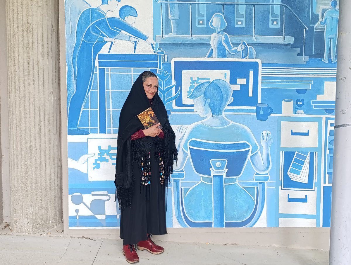 CaldodeGroria's tweet photo. #Díadolibro25 #BEaescena #clubsdelectura #bescolaresgal #teatro
A voz de Morgana, peza teatral de #MónicaCamaño e Fóra de xogo de @RosaliaRial hoxe no @CIFPCOMPOSTELA https://t.co/vYRq1jKH9m