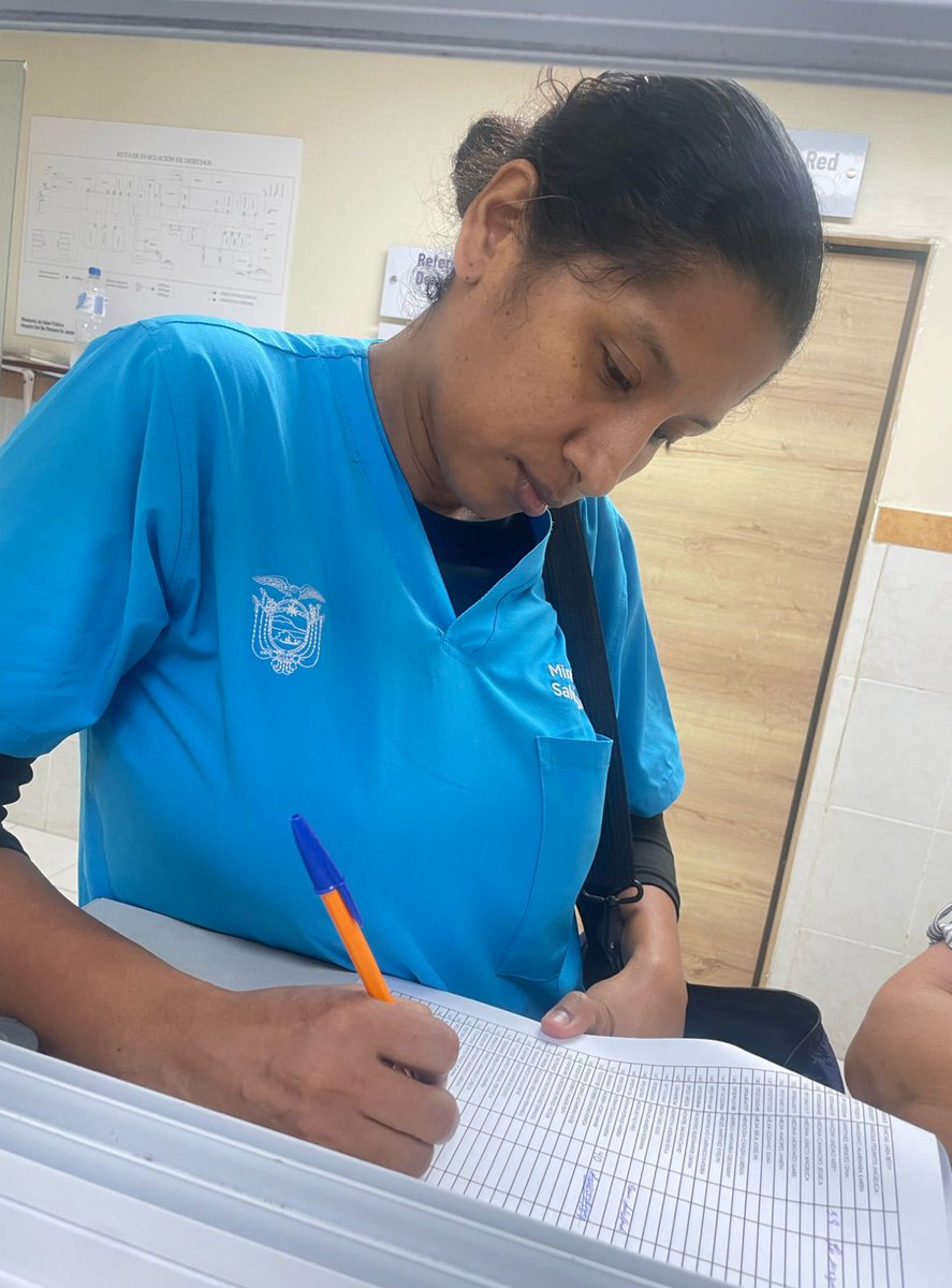 Salud_Guayas's tweet photo. El área de Salud Ocupacional del #HospitalMarianaDeJesús 🏥 está realizando pruebas de Helicobacter pylori al personal de salud, como parte de su campaña para prevenir el cáncer gástrico y colorrectal. 

#ElNuevoEcuador https://t.co/BVKUNjnIzR