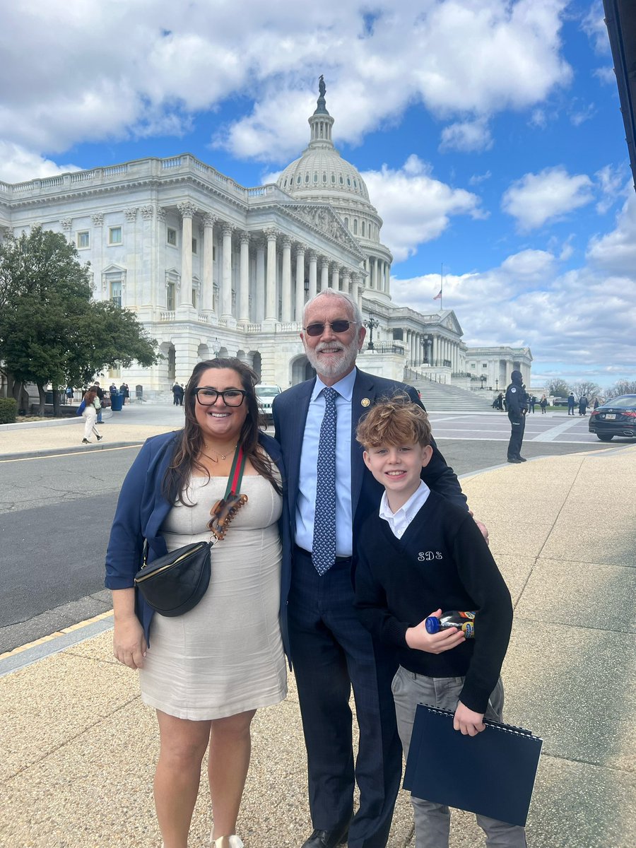 amerifamsunited's tweet photo. Thank you @RepNewhouse for the thoughtful discussion and your commitment to real solutions for families. We hope to see you join our growing list of Republican cosponsors soon! #AFUAct #KeepFamiliesTogether #BipartisanSolutions https://t.co/VvKsMupw81