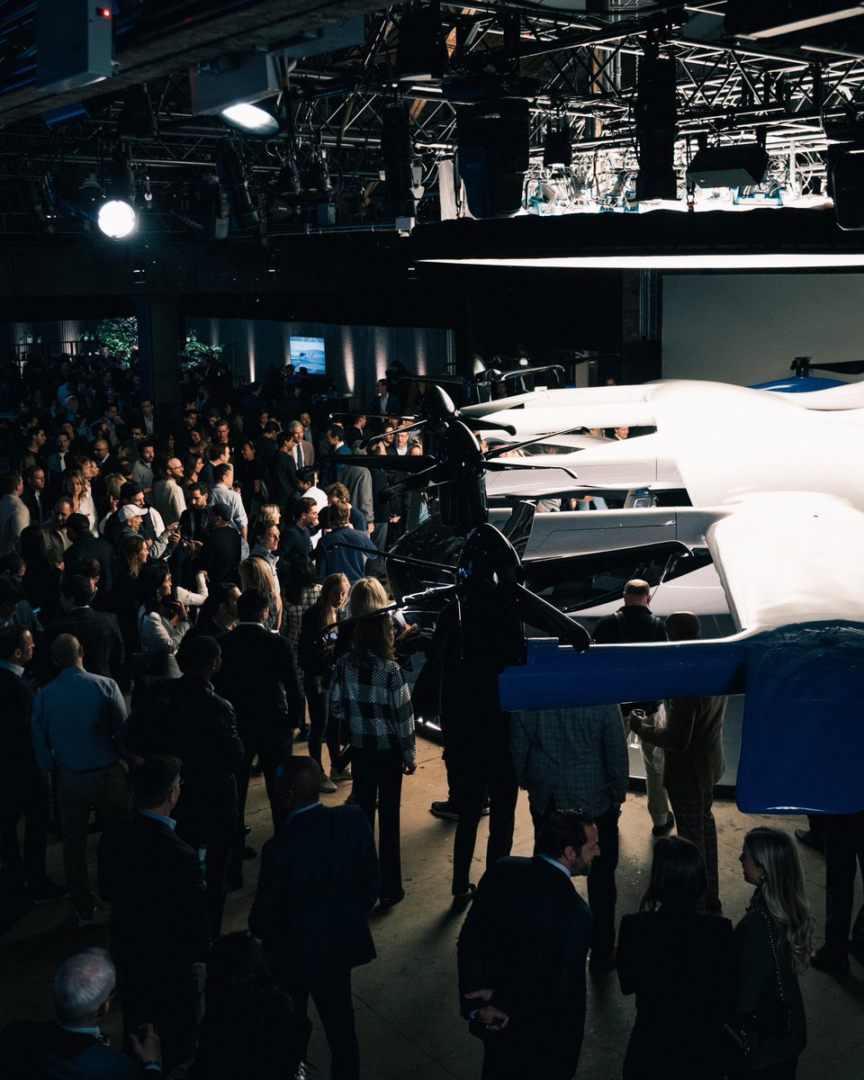 MarketInfinity's tweet image. The future of aviation has officially landed in NYC! @ArcherAviation unveiled their stunning Midnight eVTOL aircraft as @adamgoldstein13 announced both future NYC routes and their groundbreaking partnership with @united taking flight.  Even the legendary @jimmyfallon showed up…