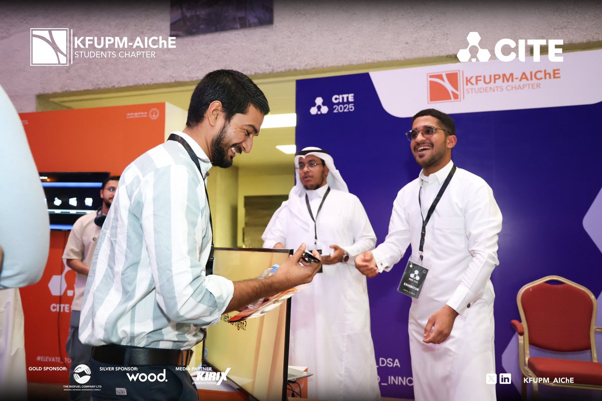 KFUPMAIChE's tweet photo. استمتعنا جدًا بتواجدنا في مؤتمر @CHE_CITE !

بوثنا كان مليء بالحيوية والأنشطة التفاعلية. كما تم التعريف بمنظمة @ChEnected ، ثم تم تسليط الضوء على فرعنا الطلابي ومشاركة كيفية دعمنا وتمكيننا لطلاب الهندسة الكيميائية👨🏻‍🔬👩🏻‍🔬

شكر كبير لفريق CITE على تنظيمهم لهذا الحدث الرائع!
#KFUPM #KFUPM_AIChE #AIChE