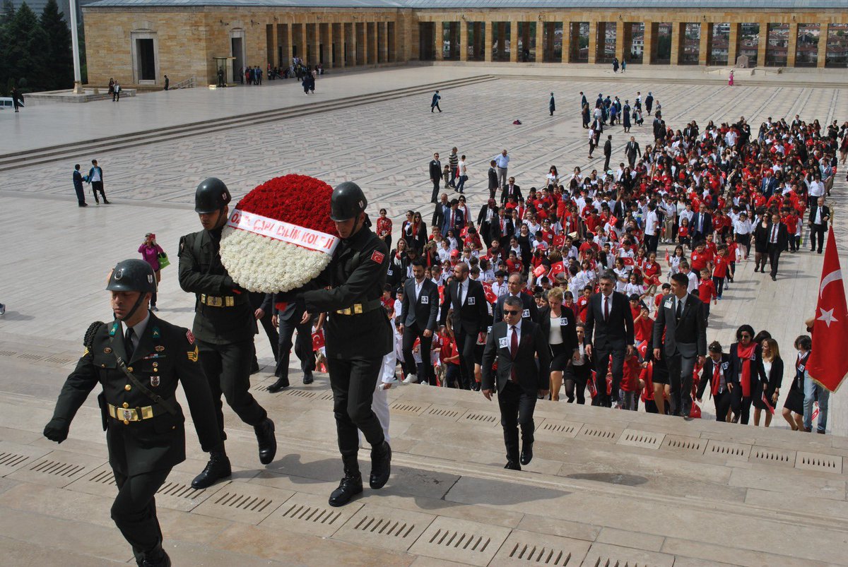 105 Yıl önce bugün temsil gücü yüksek, her görüşü önemli kılan bir meclis kuruldu.Millî egemenlik bu meclisin fikir zenginliği üzerinde yükseldi.Her fikri değerli gören bir milli egemenlik anlayışıyla,tüm milletimizin&amp; çocuklarımızın #23NisanUlusalEgemenlik Bayramını Kutluyorum.