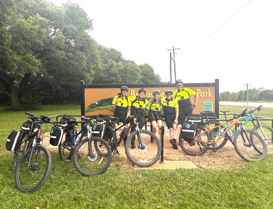 mpv603's tweet image. Our bike team made their annual trek to @TPWDparks Brazos Bend State Park to provide roving medical coverage for Easter weekend. Bikes and our UTV are a great way to connect with the public and provide education on bike safety & general info on EMS. 🚑🚴♂️📷: BC J. Ricasio