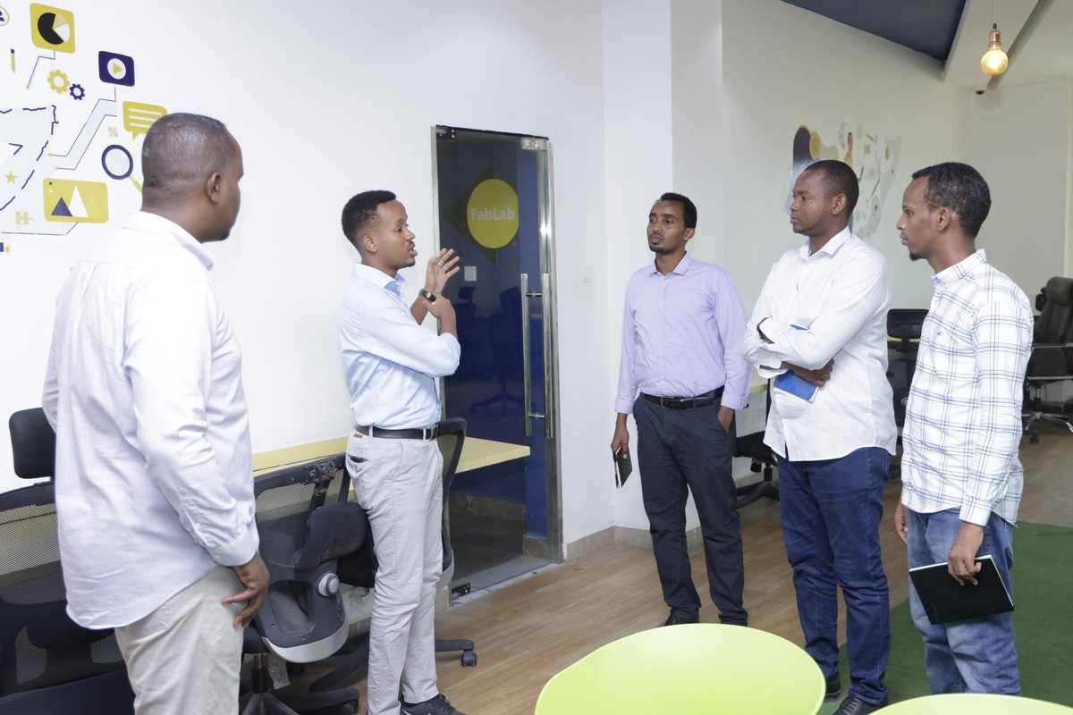 Abdinas65589678's tweet image. Honored to host Eng. Abdimajid Khadar Ali, Principal of Buruuj Technical School, at SIMAD iLab. A great day of sharing ideas, exploring innovation, and building bridges for future collaboration!
#iLabDiaries #FabLabMogadishu #iLabImpact #FabLabImpact