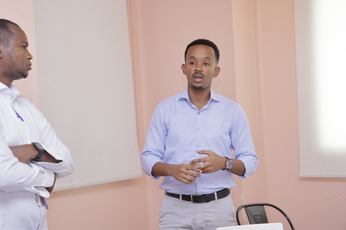 Abdinas65589678's tweet image. Honored to host Eng. Abdimajid Khadar Ali, Principal of Buruuj Technical School, at SIMAD iLab. A great day of sharing ideas, exploring innovation, and building bridges for future collaboration!
#iLabDiaries #FabLabMogadishu #iLabImpact #FabLabImpact