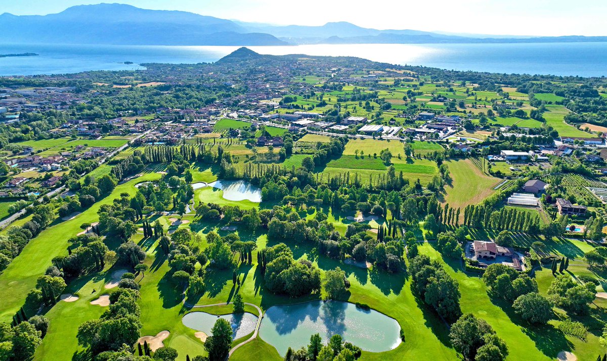 Gardagolf's tweet image. ⛳️ Timeless charm. Italian soul.

At #GardaGolf, every view tells a story — where challenge meets beauty and tradition blends with passion. 🇮🇹✨

🏆 3x Italian Open host
🌿 A golf experience like no other
📍GardaGolf Country Club

#GolfItaly #GolfExperience #ItalianExcellence