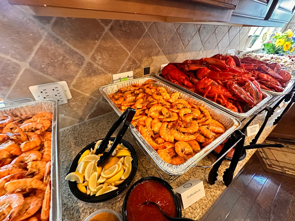 fordswicked's tweet photo. Graduation season is around the corner. Let us handle your celebration! 🎓️

To see our menu or order online, please visit: https://t.co/aRLBmTb1Lz

For more information about our food truck and catering options, please contact ana@fordsfishshack.com. https://t.co/tn4WuoO680