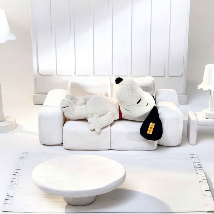 Teddybearland's tweet photo. Who else can't resist the charm of Steiff Soft Cuddly Friends Snoopy?! 🥰
Available now: https://t.co/ocL0YIhpgB
#Steiff #teddybear #teddybearland #steiffteddy #snoopy https://t.co/xQA6zHbKwX