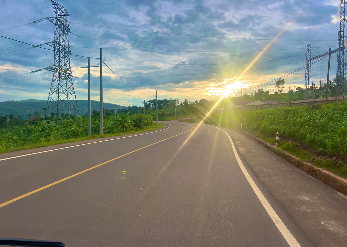 kwigirissa's tweet image. Exploring the newly constructed road connecting @BugeseraDistr and @NyanzaDistrict to @HuyeDistrict was an incredible experience!
 Smooth drive, beautiful scenery, and better connectivity for our communities. #RwandaDevelopment
@RwandaLocalGov 
#VisitRwanda