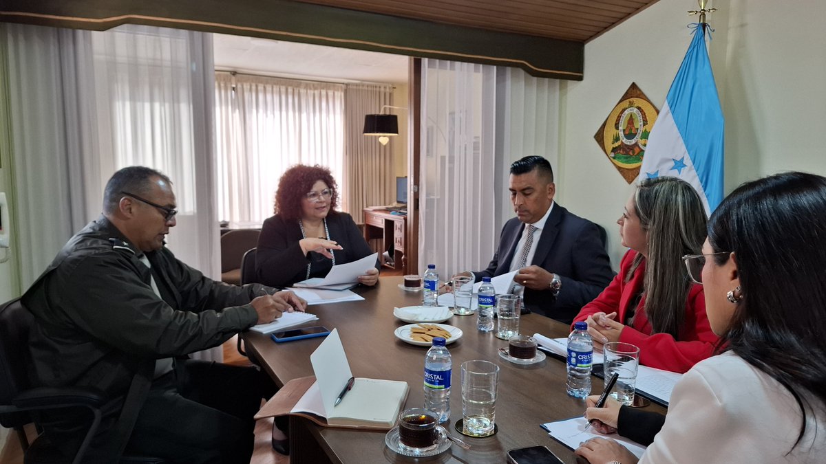 Embajada de la República de Honduras en Colombia tweet media