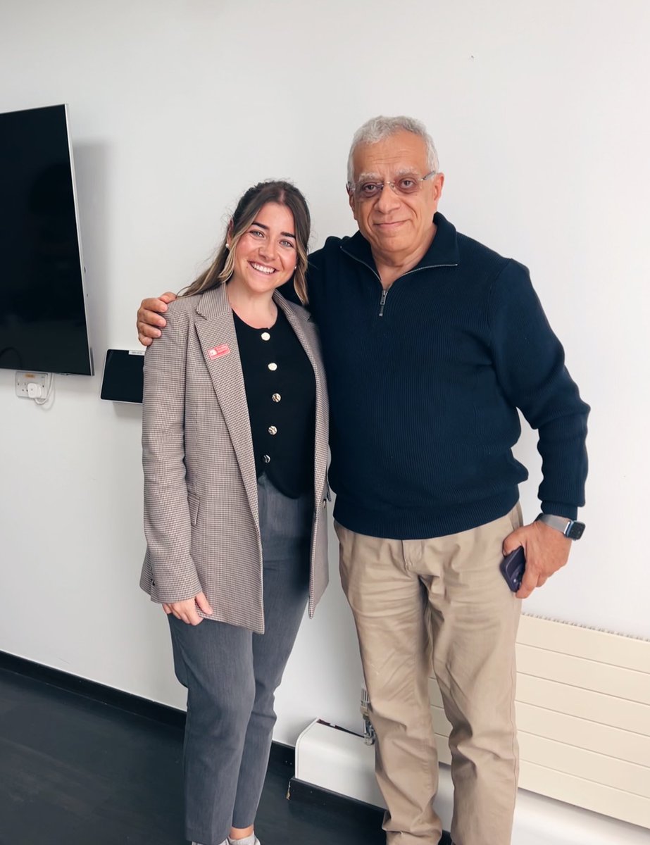 frankymaryjane's tweet photo. Today I met with my gynaecologist, the awesome Mr Guirguis, to discuss all things #GetLippy at the @GHAWeb ❤️ 

We can’t wait for you to see what we have in store on what will be a fabulous week of awareness-raising for all 5 gynaecological cancers, in aid of @eveappeal 

❤️ https://t.co/zqQWGk0QjY