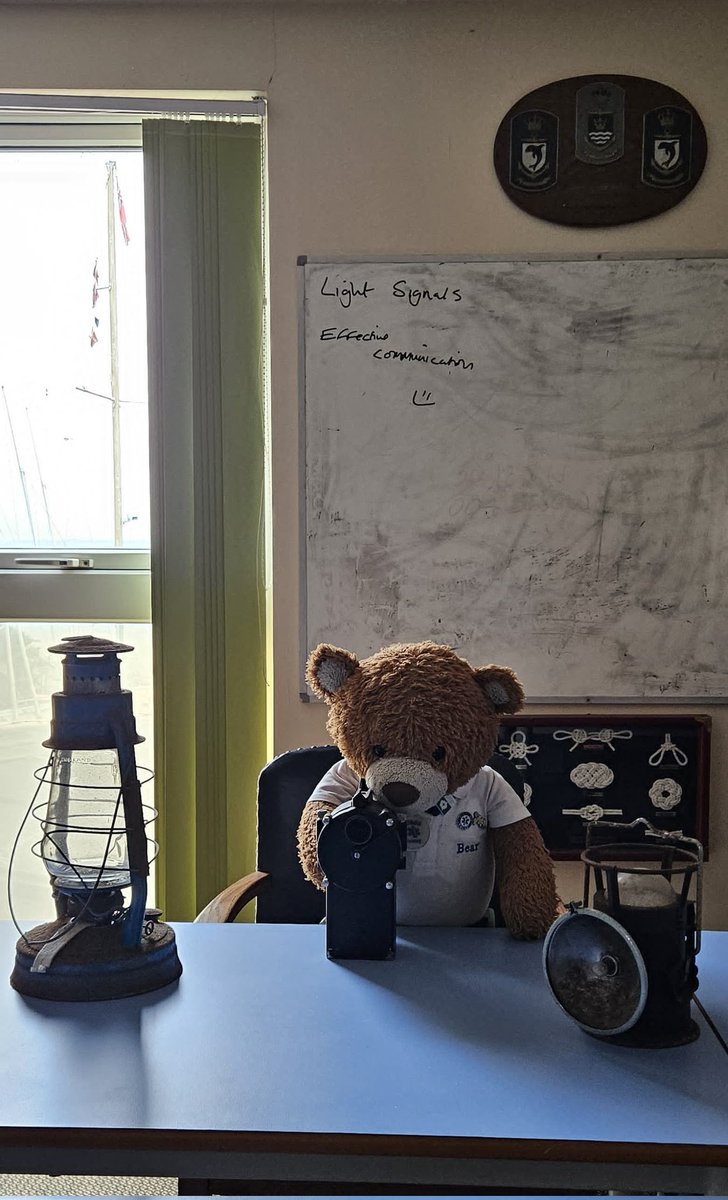 BDMed_Bear's tweet photo. Day 2 @NSTCLion &amp; this morning I learnt about essential communications using VHF radio &amp; light signals then after lunch it was on to #morsecode which was epic - on the board behind me is Bear in morse code! #bearswithjobs #BearsWeekAtLion #nautical #Training https://t.co/mFv30SnfyX