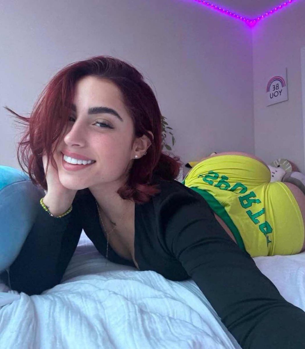 angialvarezz19's tweet photo. Sending pu$$y pics to everyone who says 'hi' https://t.co/rfLL6bYYII