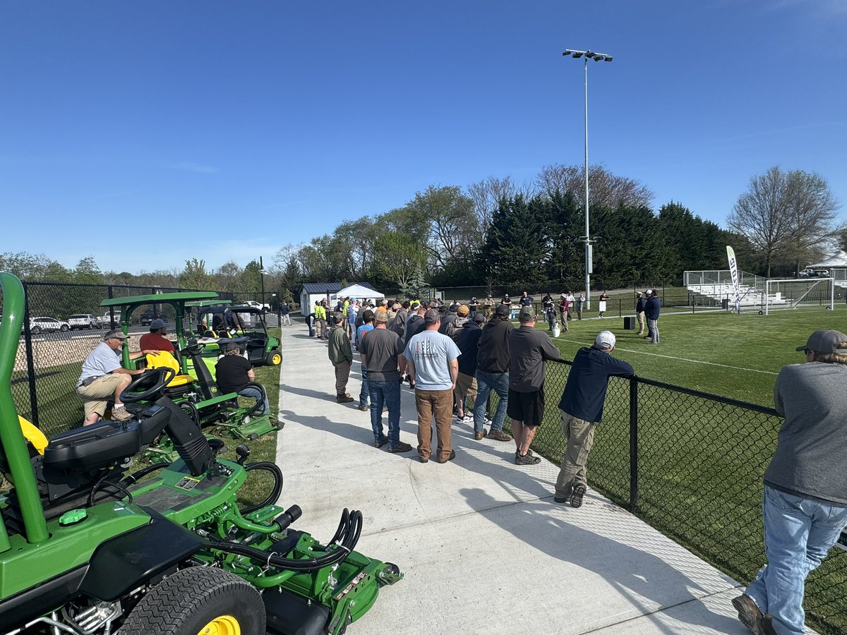 PERFECT weather for the Virginia Parks &amp; Recreation Society field day today! ☀️💚