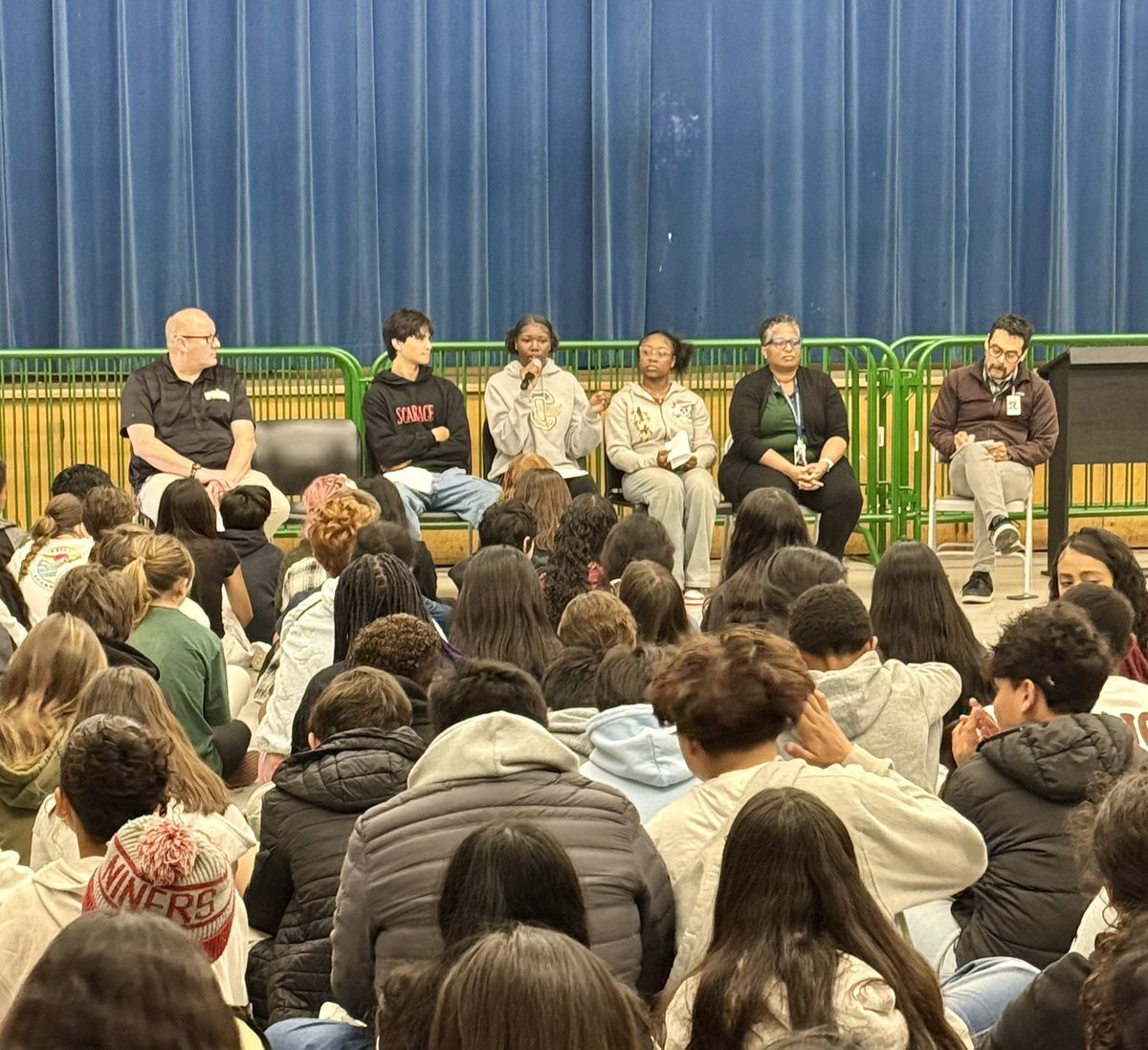 MustangsPHMS's tweet image. Thank you so much to Ms. Williams, @ConcordHighCCC, and Mr. Arroyo for a meaningful panel discussion on racism and hate speech! #PHMSMustangsPRIDE 🐎💚 @MtDiabloUSD
