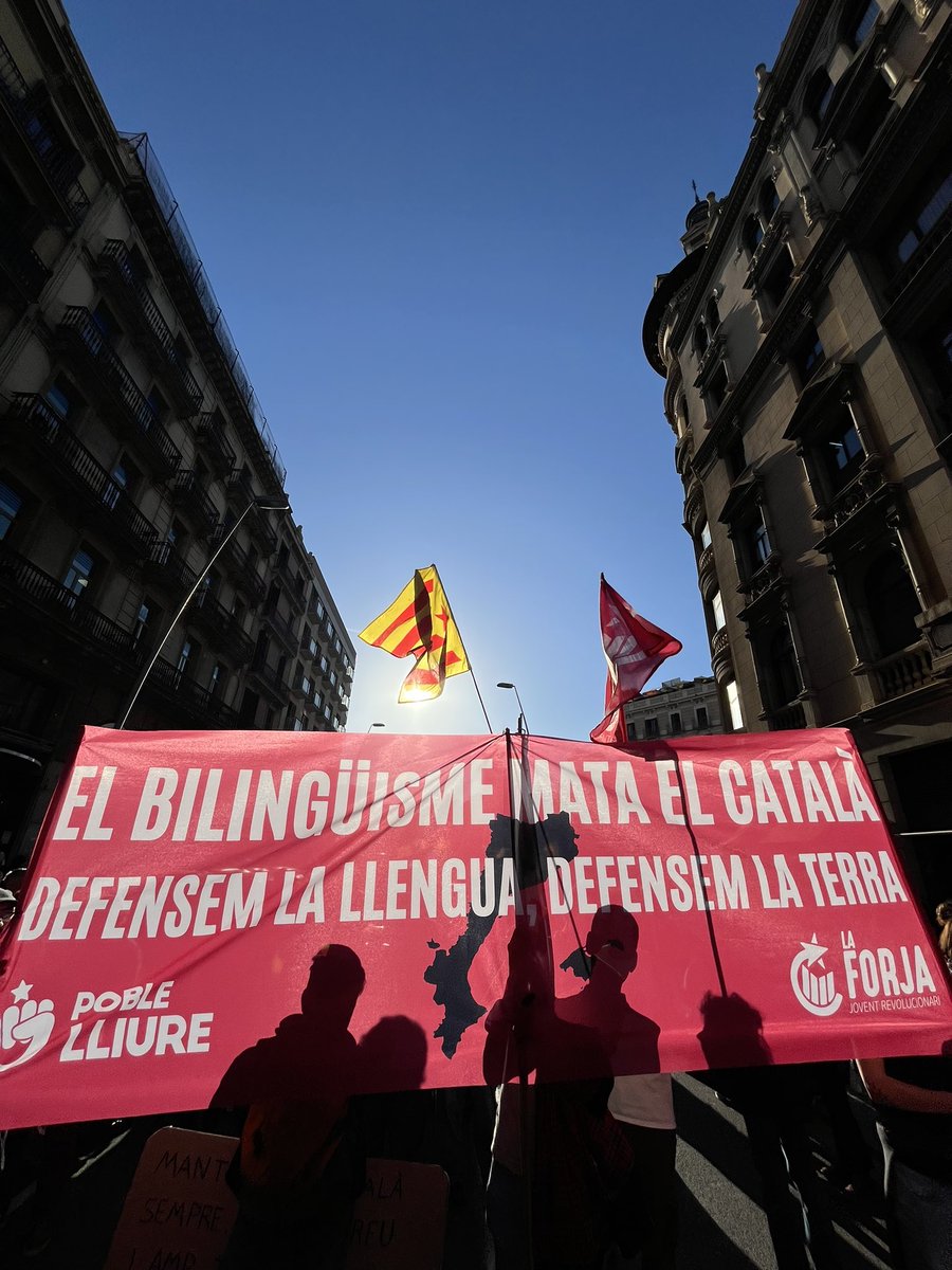 🌹 Tot a punt per començar, pel català, pel nostre poble i per la nostra terra. 

🔥 Avui el jovent omplim els carrers: llibre, rosa i mani ‼️ <a href="/StJordixLlengua/">Sant Jordi per la Llengua</a>