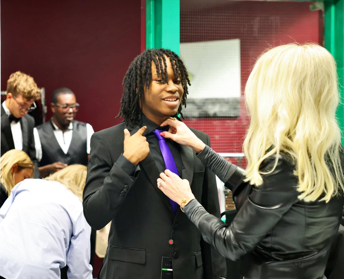 SuptDotres's tweet photo. Today’s Prom Boutique at @MDCPStheshop was more than just choosing formalwear—it was about giving the students a chance to feel seen, celebrated, and confident as they prepare for one of high school’s most memorable moments. Deepest thanks to the community partners for making this experience possible through their generosity. #PromSeason #YourBestChoiceMDCPS