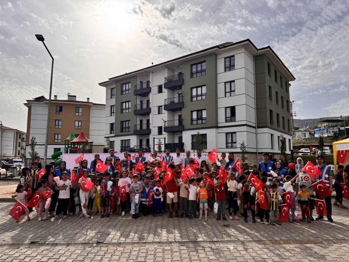 Ömer Faruk Eryılmaz 🇹🇷 (@eryilmazomer_) on Twitter photo 📍NURDAĞI
AK Parti Gaziantep İl Gençlik Kolları Başkanlığı olarak geleceğimizin teminatı çocuklarımız için düzenlediğimiz 23 Nisan Ulusal Egemenlik ve Çocuk Bayramını çok güzel etkinliklerle kutladık.
Bugün sizin gününüz, kutlu olsun 🇹🇷🇹🇷
<a href="/akgenclik27/">AK Gençlik Gaziantep</a> 📍NURDAĞI
AK Parti Gaziantep İl Gençlik Kolları Başkanlığı olarak geleceğimizin teminatı çocuklarımız için düzenlediğimiz 23 Nisan Ulusal Egemenlik ve Çocuk Bayramını çok güzel etkinliklerle kutladık.
Bugün sizin gününüz, kutlu olsun 🇹🇷🇹🇷
<a href="/akgenclik27/">AK Gençlik Gaziantep</a>
