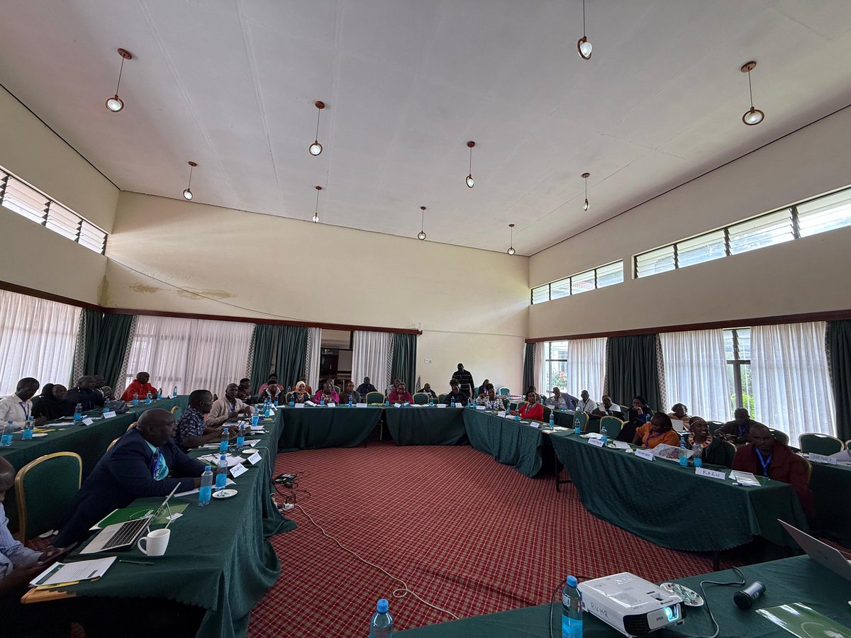 COMESA_GPS's tweet photo. We’ve officially kicked off the Mediation of Natural Resource-Based Conflicts workshop in Baringo, Kenya in collaboration with @HornofAYN 
The discussions highlight how environmental challenges, such as resource scarcity and changing weather patterns, directly contribute to conflict and instability.
📆: 23rd - 25th April 2025