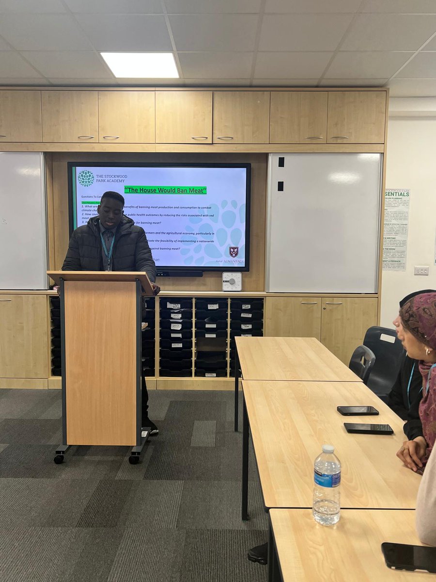 StockwoodPk's tweet photo. Sixth Form debate club followed by a cooking session with Mr Humayun earlier today.

@advschools @HarrietMills86 https://t.co/4G2j6WRE1o