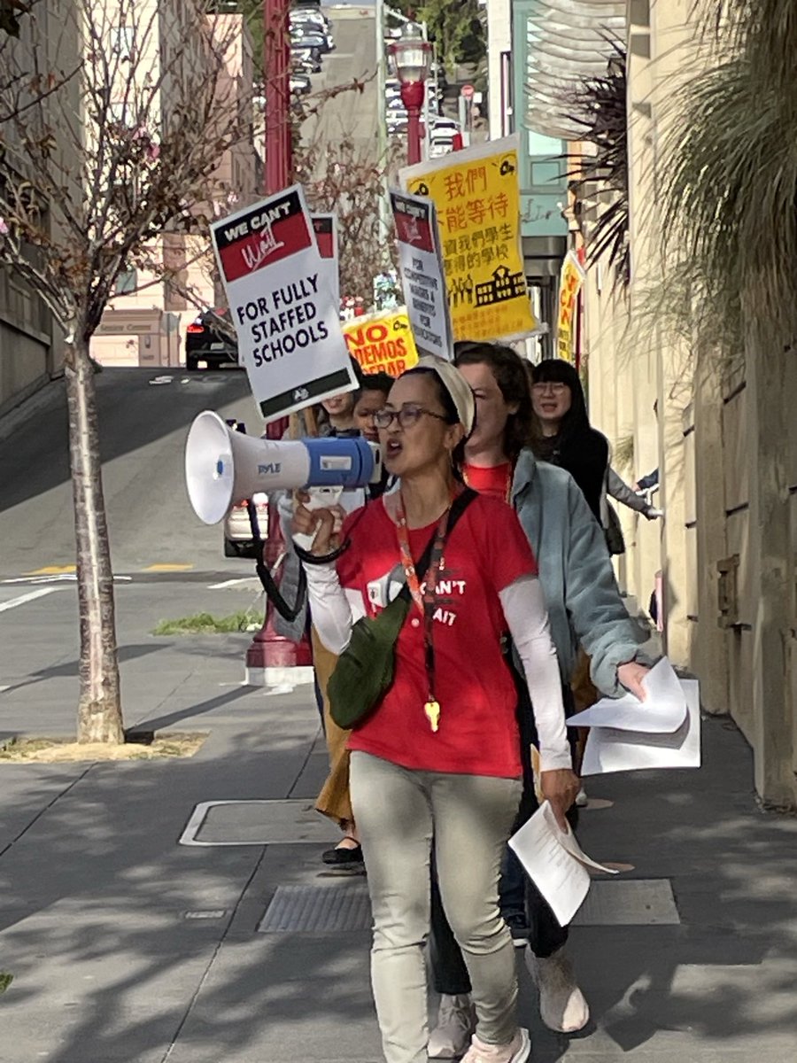 ❤️ Day 3 started strong with educators and families picketing together for fully staffed and stable schools!

🪧Join a picket line this afternoon near you! RSVP here: bit.ly/aprilpicketrsvp