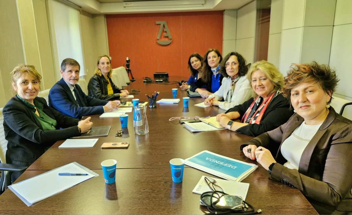 Abogacía Española (@abogacia_es) on Twitter photo El presidente de la Comisión de Asistencia Jurídica Gratuita, <a href="/AMendezBer/">Angel Mendez ⚖️</a>, y la presidenta de la Comisión especial de la nueva LAJG, <a href="/filopelaez2/">FILO PELAEZ</a>, se han reunido con las asociaciones y sindicatos del Turno de Oficio para escuchar y recoger sus propuestas sobre la futura Ley de El presidente de la Comisión de Asistencia Jurídica Gratuita, <a href="/AMendezBer/">Angel Mendez ⚖️</a>, y la presidenta de la Comisión especial de la nueva LAJG, <a href="/filopelaez2/">FILO PELAEZ</a>, se han reunido con las asociaciones y sindicatos del Turno de Oficio para escuchar y recoger sus propuestas sobre la futura Ley de