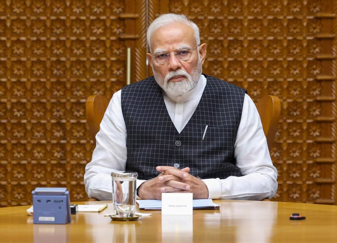 software_bucket's tweet image. भारत ने सिंधु जल समझौता रद्द किया!  पहलगाम में आतंकी हमले का जवाब। &quot;पानी और खून साथ नहीं बह सकते।&quot; सरकार का सख्त कदम: अटारी-वाघा सीमा बंद, पाकिस्तानी नागरिकों को 48 घंटे में देश छोड़ने का आदेश। #Pahalgam #PahalgamTerrorAttack #IndusWatersTreaty #IndiaPakistan #JammuKashmir