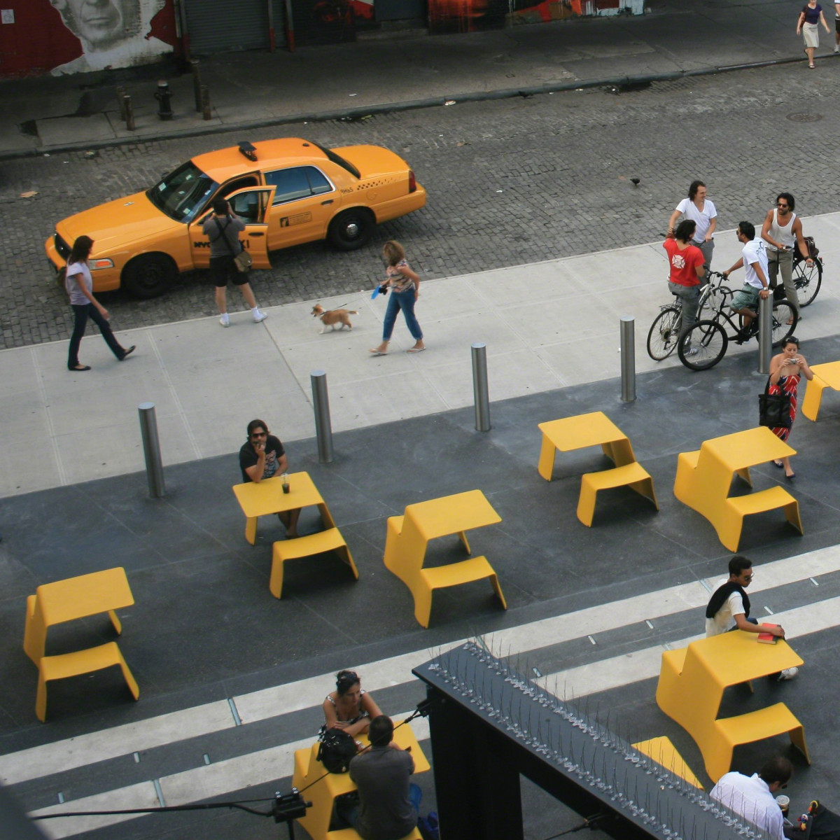 A picnic table, reimagined. ✨ The Picnik by <a href="/extremis/">extremis</a> is sleek, sustainable, and built to last. Perfect for public spaces indoors or out. bit.ly/3EAqvci 

#Extremis #PicnikTable #ModernDesign #SustainableStyle #Steelcase