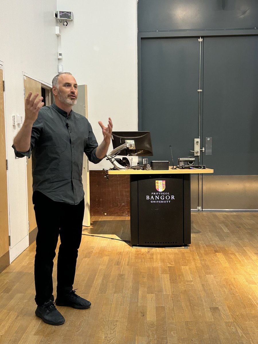 DrEifiona's tweet photo. Art as activism -Ecology and creative practice @BangorUni Public Lecture series at @PontioTweets by Dr Mark Harvey of @UniAuckland visiting via @cardiffuni focussed on #Cultural #Resilience theme of #CymruWledig #LPIP #civicmission &amp; 🏉 https://t.co/bFcE9k50jB