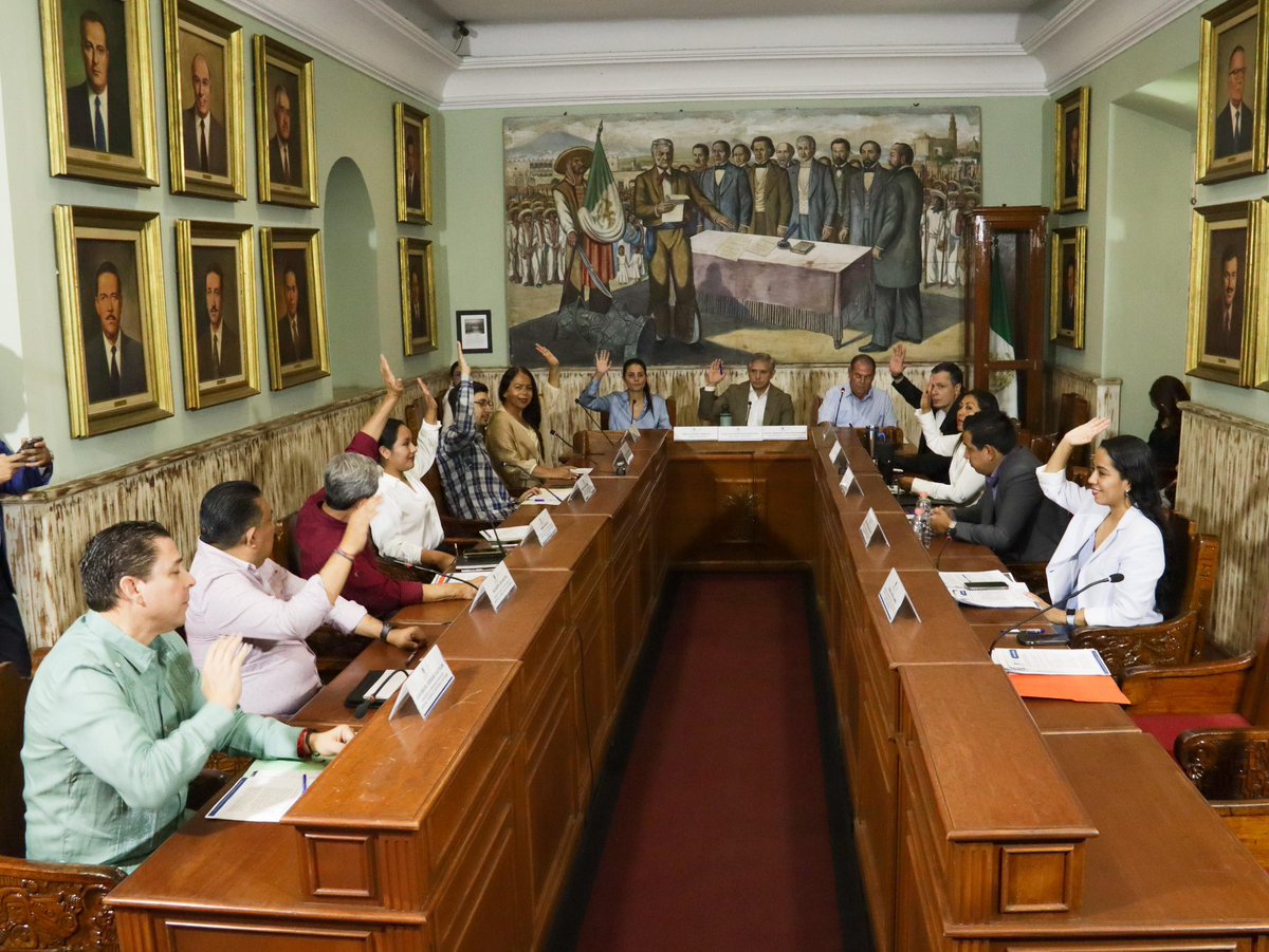¡Buen #Miercoles para todas y todos! Les invito seguir los trabajos de la sesión del Cabildo de #Cuernavaca. 

Más información entra a: facebook.com/share/v/18xZSo…