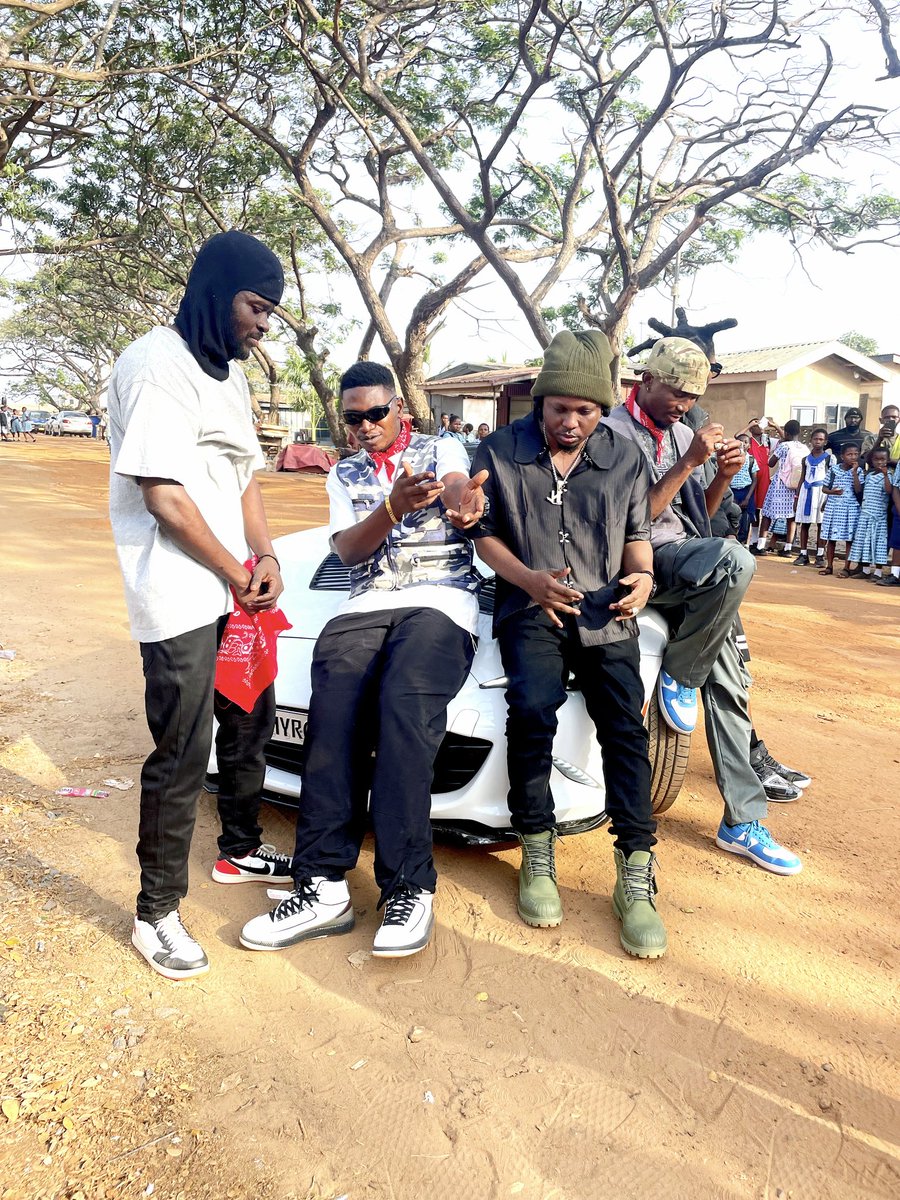 Roberthud09's tweet image. KEEP WORKING REGARDLESS . SOMEONE IS TELLING SOMEBODY. YOU'RE DOPE  🫡.
TRUST THE PROCESS AND REMEMBER THE HUSTLE GO PAY OFF .
#TeamHudEmbassy🌎  #RobertHud 🦅 #VIMM