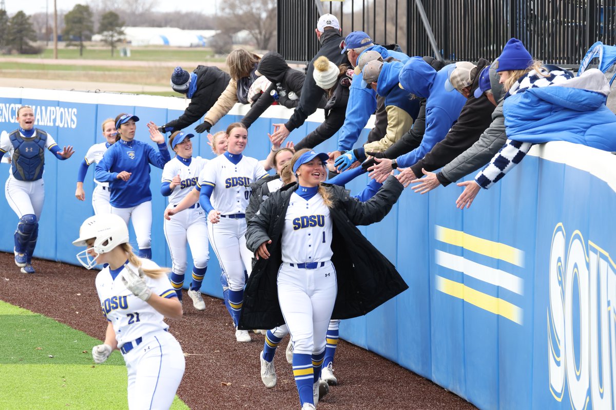 GoJacksSoftball's tweet photo. We've got an updated schedule for our weekend series 🆚 Omaha!

🔹 Friday - 5 PM
🔹 Saturday - 1 PM (DH)

#GoJacks 🐰 https://t.co/XBpdbJSRU3