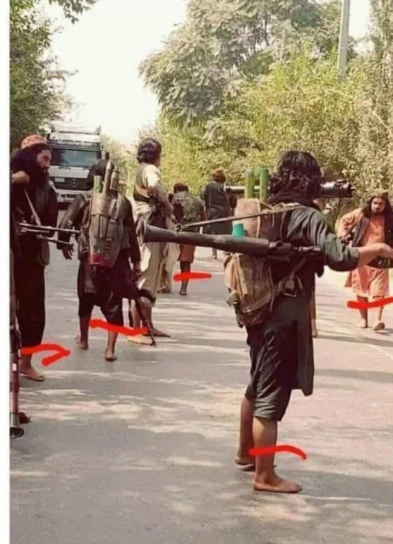 Ayakları çıplak ancak bütün Batıyı yendiler.