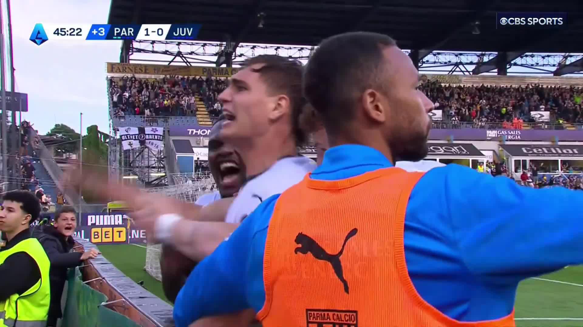 Who saw that coming?! 😱Parma score on the brink of half time against Juventus with an excellent header 🔥
