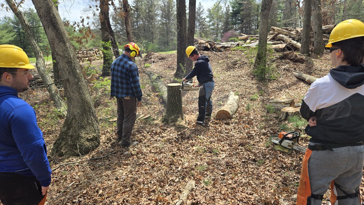 Thank you, Mike Powell, PSU Extension for excellent chainsaw safety training and thank you, host Tyler Butts at Toftrees Golf Club. The Seniors all did very well, even with some old and stubborn oak!
#psuplantscience 
#psuturf 
#psuirrigation
#toftreesgolf