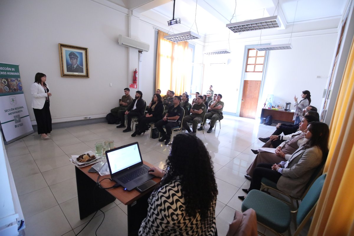 CMDS Antofagasta (@cmds_antof) on Twitter photo Corporación Municipal a través de su Depto Psicosocial y Convivencia Escolar, participó en el "Programa Nacional de Capacitación a Carabineros" para compartir el trabajo que se realiza y los protocolos que se aplican cuando se requiere su presencia 🤝 #Antofagasta <a href="/CarabAntof/">Carabineros Región de Antofagasta</a> Corporación Municipal a través de su Depto Psicosocial y Convivencia Escolar, participó en el "Programa Nacional de Capacitación a Carabineros" para compartir el trabajo que se realiza y los protocolos que se aplican cuando se requiere su presencia 🤝 #Antofagasta <a href="/CarabAntof/">Carabineros Región de Antofagasta</a>