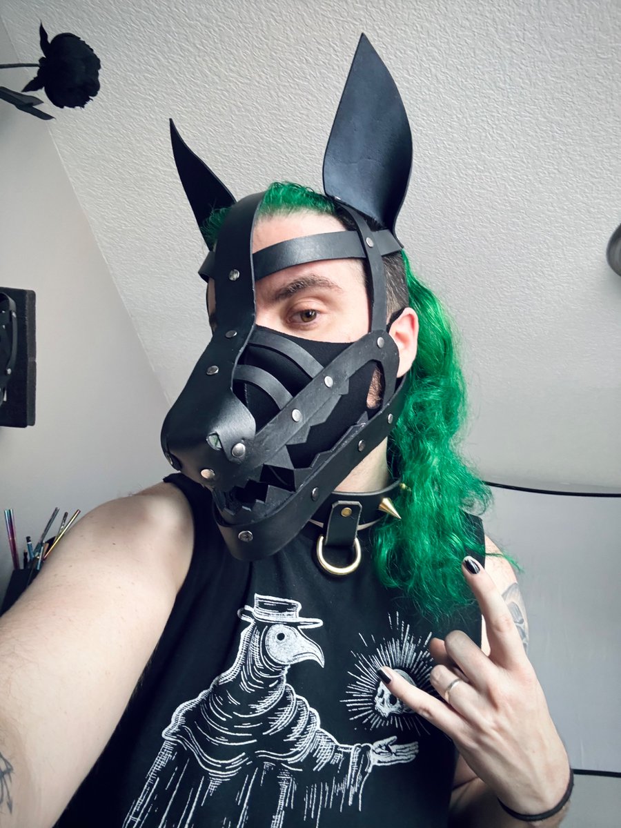 Took a short break, got to be a dog, organized my workroom post con, and now it’s time to get back to cutting out pre-orders and making it through messages.

Can’t wait to show you this first batch of shame masks yall